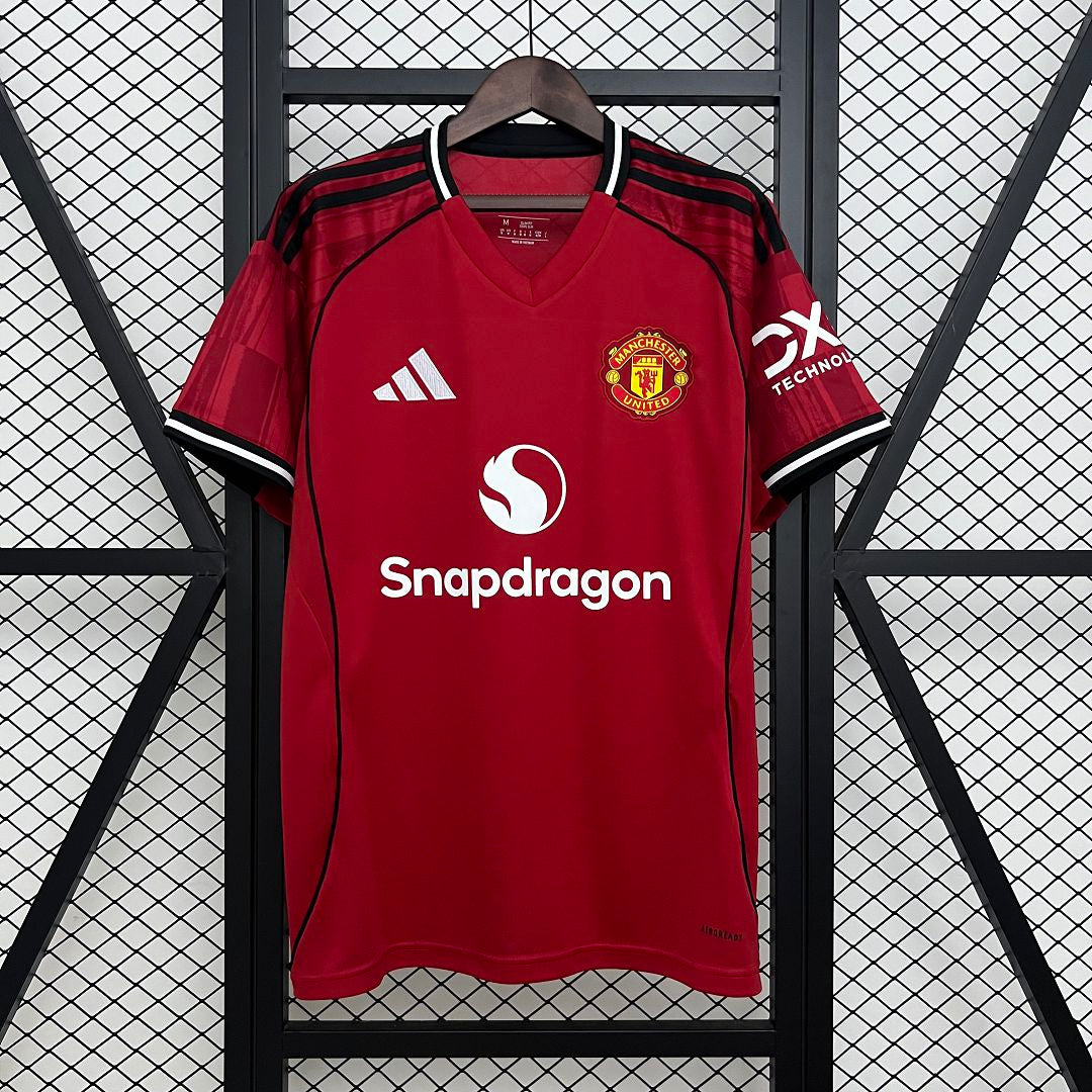 Manchester United  Home Football shirt 2025/26